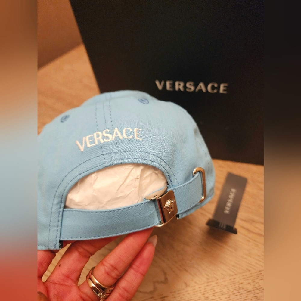 📣SOLD OUT! NWT Unisex Versace Logo Blue Hat - Picture 2 of 7